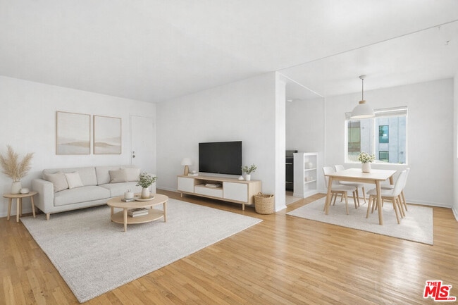 Building Photo - 4100 Wade St Unit 8