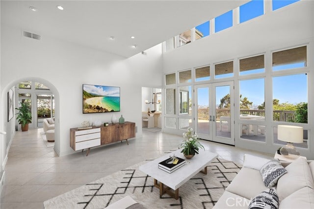 Photo - 31 St Tropez Condo