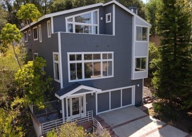 Building Photo - 3520 Pansy Dr Rental