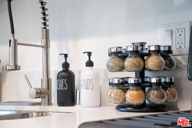 Photo - 1875 W 20th St