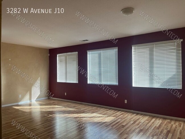 Photo - 3282 W Ave J 10