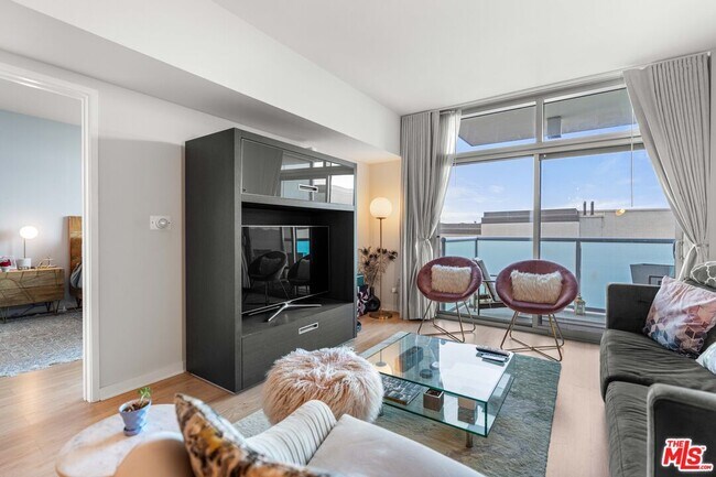 Photo - 13700 Marina Pointe Dr Unit 621