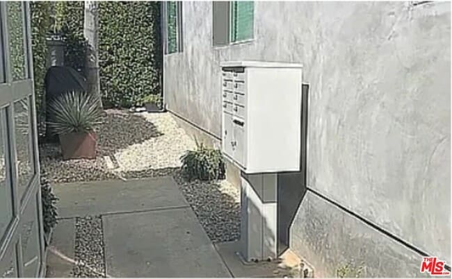 Photo - 866 Hilldale Ave