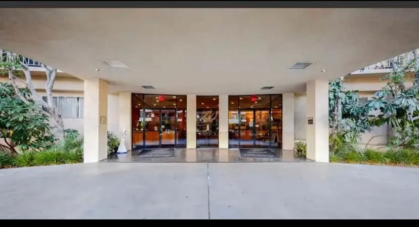 Photo - 100 S Doheny Dr Unit 213