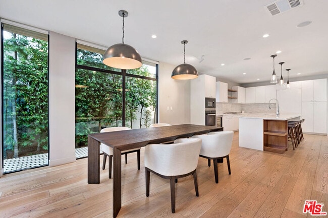 Photo - 8925 Dorrington Ave
