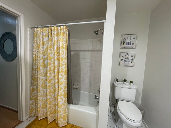 Photo - 16615 Bloomfield Ave