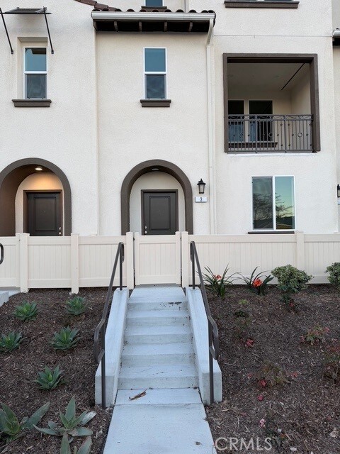 Building Photo - 2420 E Lincoln Ave Unit 3