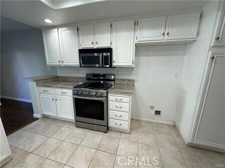 Photo - 2211 Carob Way