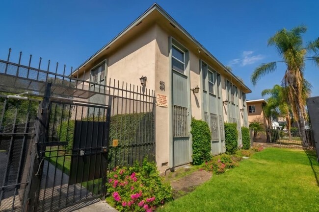 Photo - 4114 Palmwood Dr Unit 3