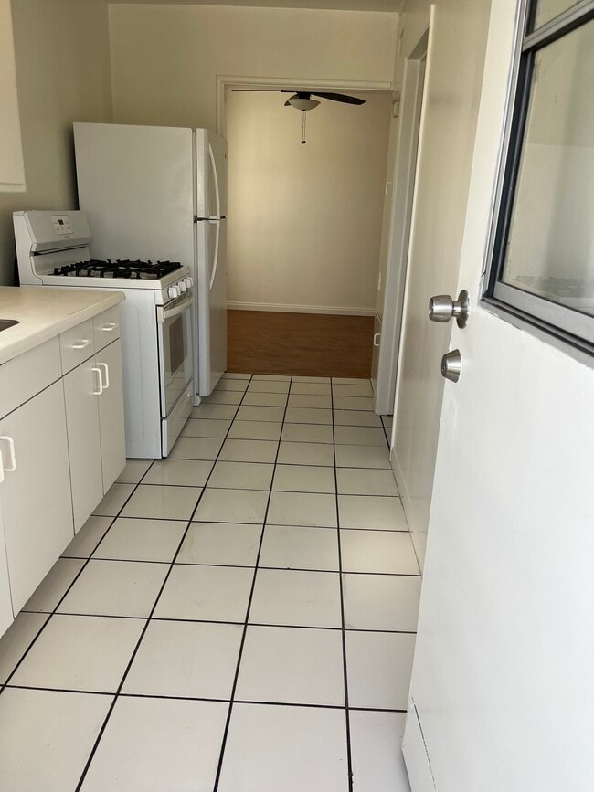 Photo - 5644 1/2 Kester Ave