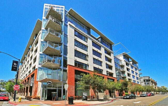 Building Photo - 1050 Island Ave