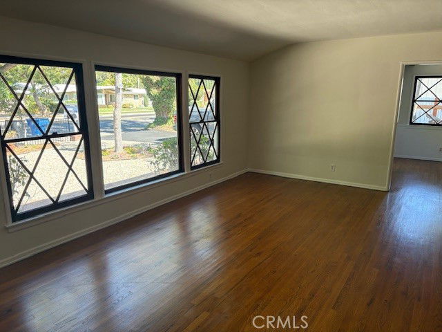 Photo - 22354 Burbank Blvd