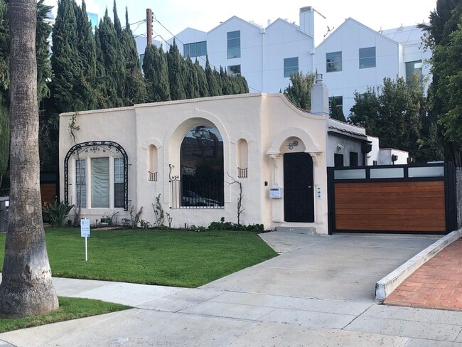 Building Photo - 128 S Carson Rd Rental