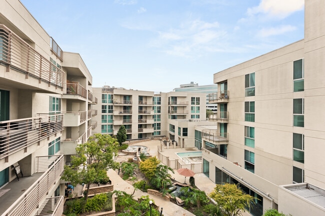 Building Photo - 267 S San Pedro St Unit 507