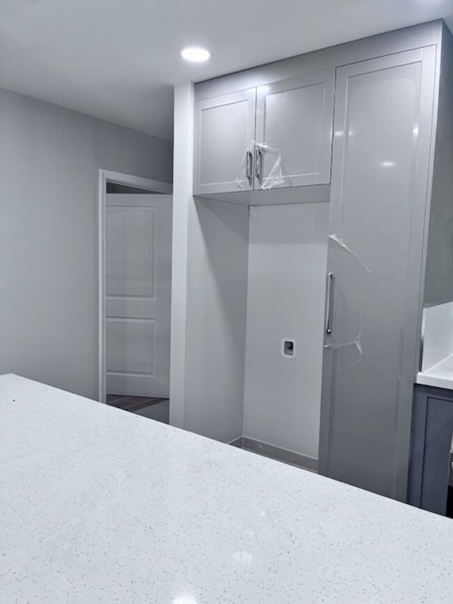 Photo - Avenue B (925-927) Unit #927