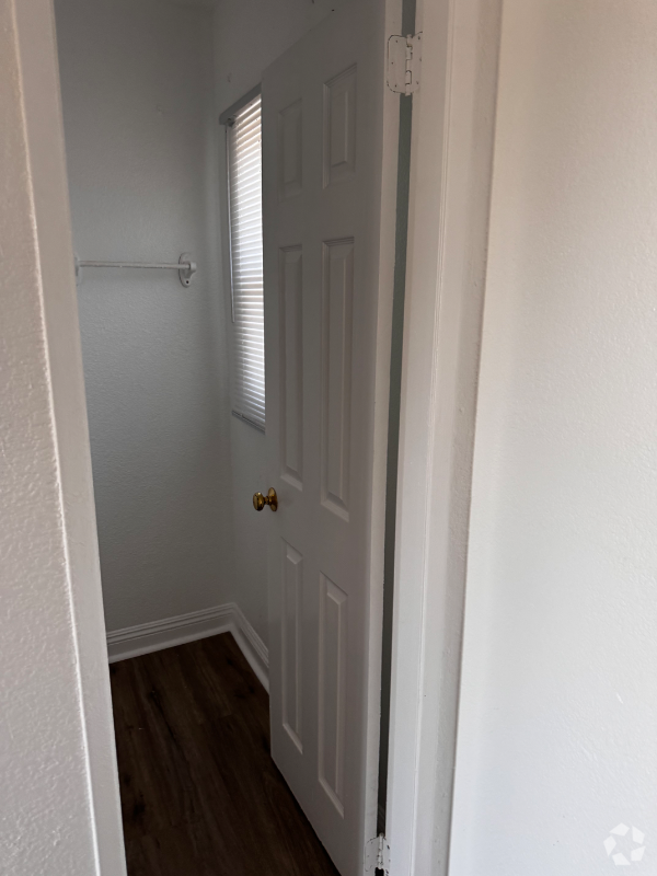 Building Photo - 8557 Juniper Ave Unit 15 Rental