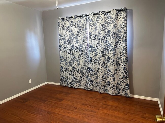 Photo - Ronan Unit 1233