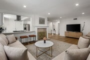 Photo - 22335 Kittridge St