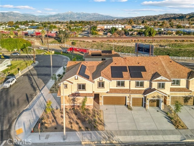 Building Photo - 900 S Hert St