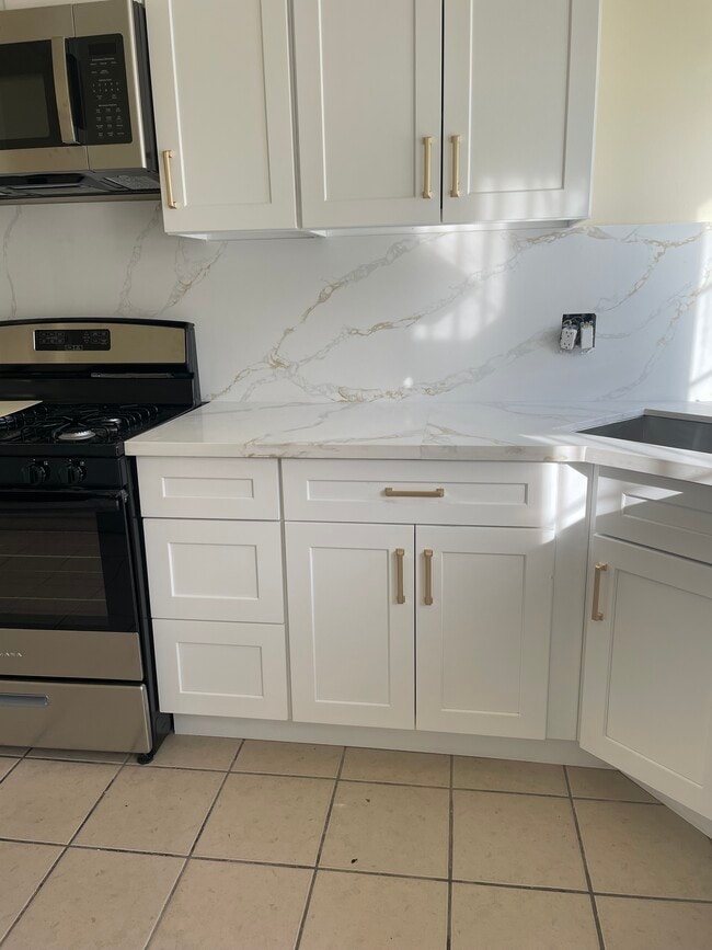 Photo - 5646 Satsuma Ave Unit 5646