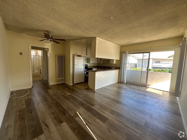 Building Photo - 1605 Barry Ave Rental