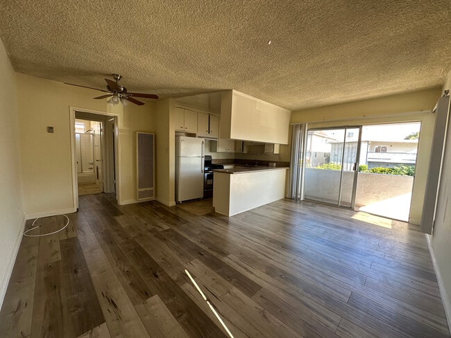 Photo - 1605 Barry Ave Apartments
