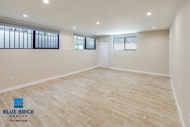 Photo - 1035 Hayworth Ave Unit 100