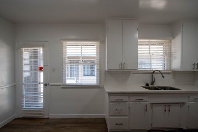 Photo - 12807-13 Burbank Blvd Unit 12813-5