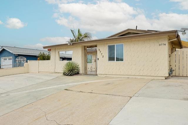 Building Photo - 3772 Clavelita St Rental