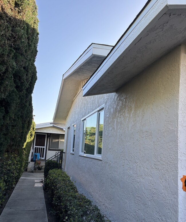 Photo - 583 W 16th St