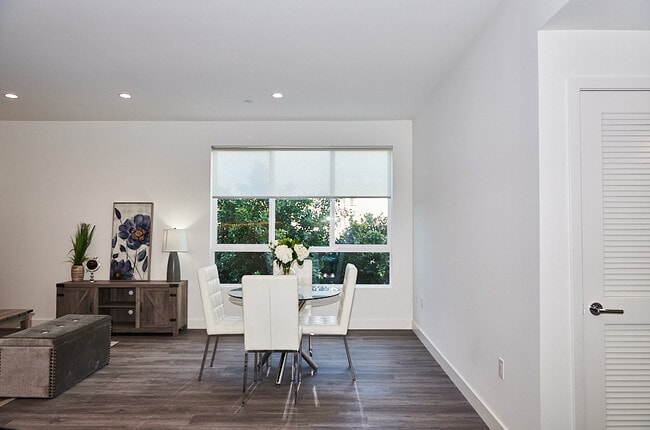 Photo - 8836 Reading Ave