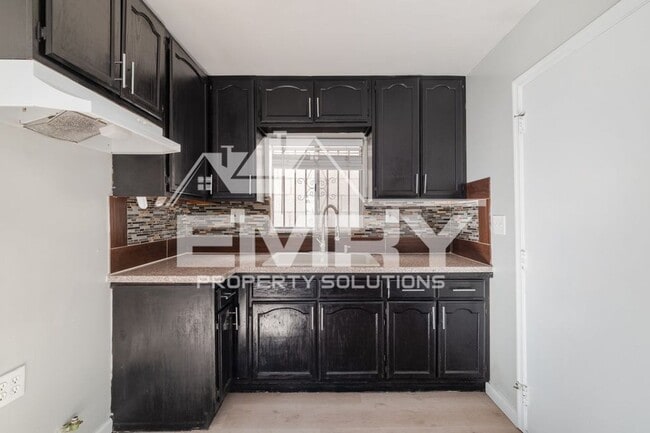 Photo - 5547 Holmes Ave Unit 5547 Holmes Ave 3/4