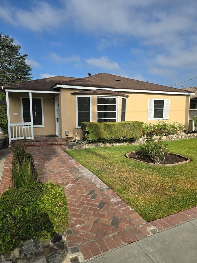 ORANGE OLD TOWN PLAZA 3 BEDROOM 2 BATH HO... - ORANGE OLD TOWN PLAZA  3 BEDROOM 2 BATH HO... House