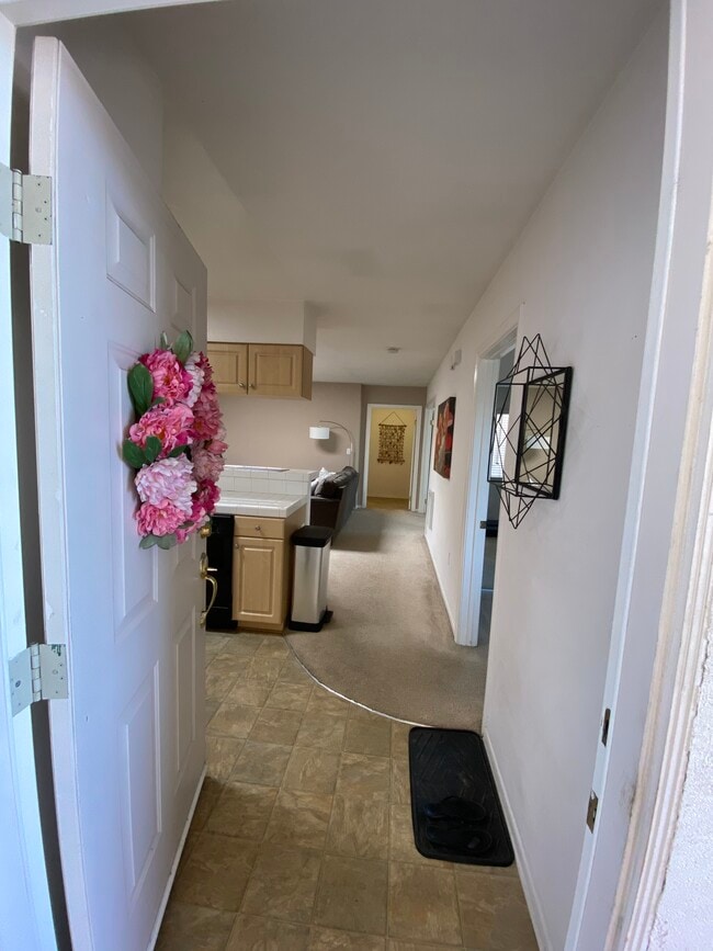 Building Photo - 1322 Garnet Ave Unit 201