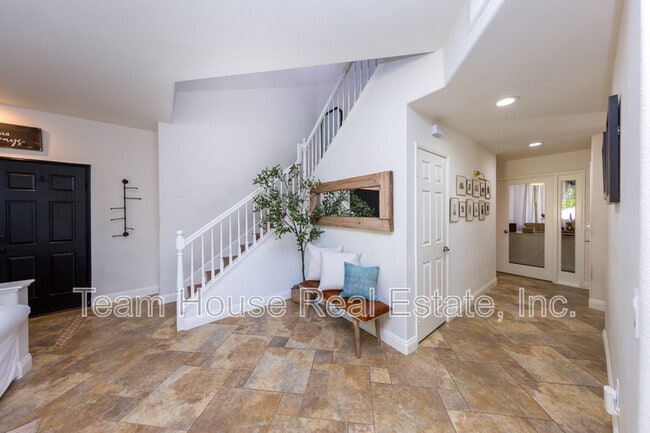 Photo - 27733 Mansfield Ct