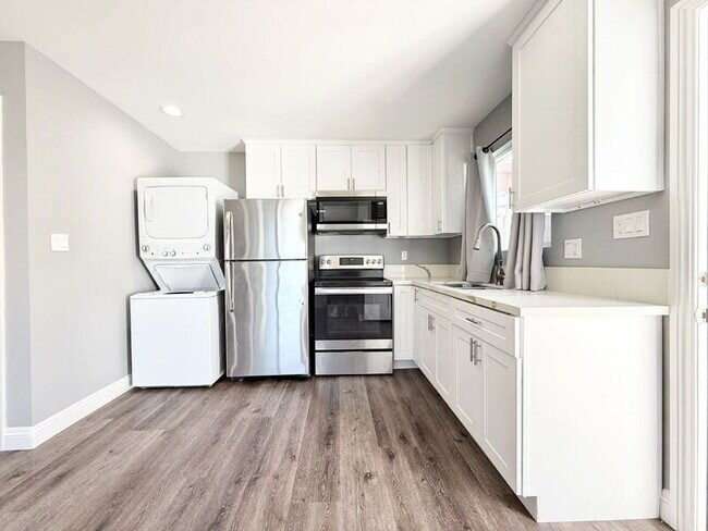 Photo - 7065 State St