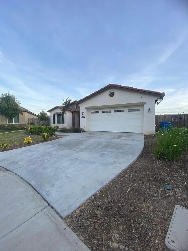 Photo - "Experience Spacious Living: 3-Bed Oasis with 4 Full & 5 Half Baths in Idyllwild!"