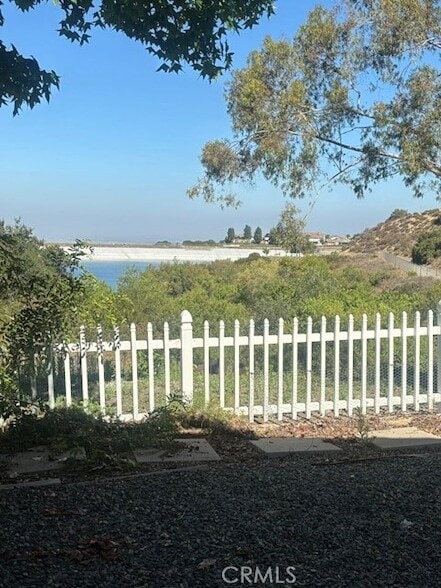 Building Photo - 7083 E Shorecrest Dr