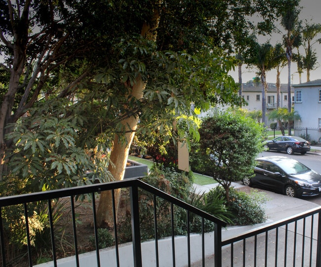 Photo - 1818 N New Hampshire Ave Unit 204A