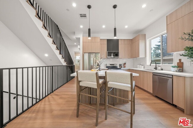 Photo - 259 S Park View St