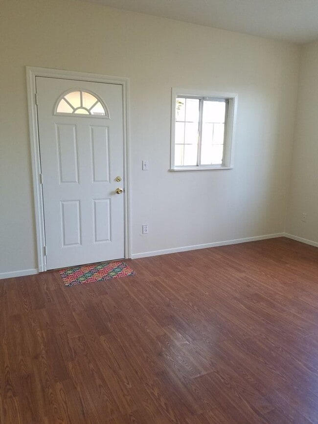 Building Photo - 11232 Fulmer Dr Unit Fulmer #B