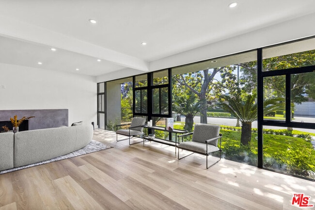 Photo - 130 Le Doux Rd