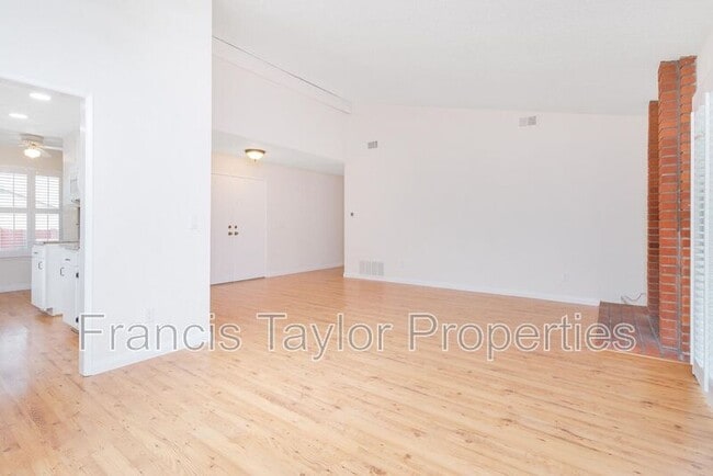 Photo - 1360 Gary Ln