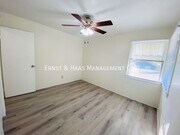 Photo - 1442 E 4th St