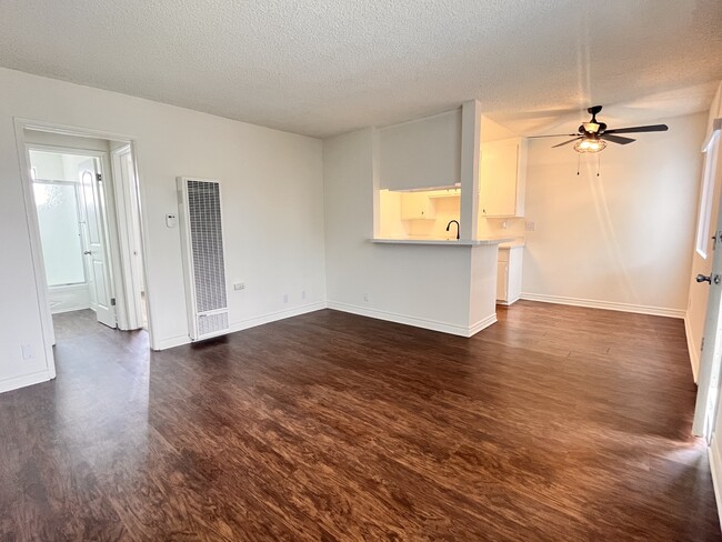 Living Room/Dining Area - Tropical Breeze