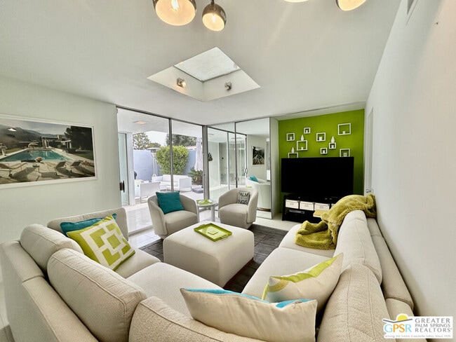 Photo - 16 Lakeview Dr