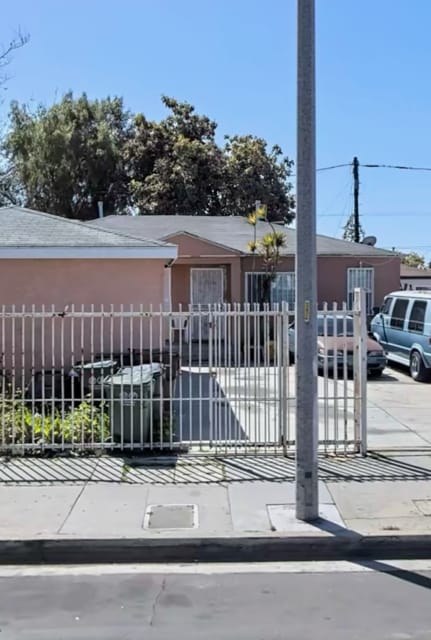 Photo - 834 Rosecrans Ave
