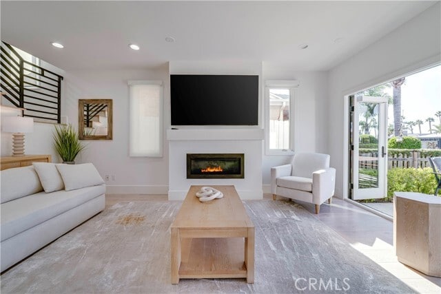 Photo - 608 Heliotrope Ave