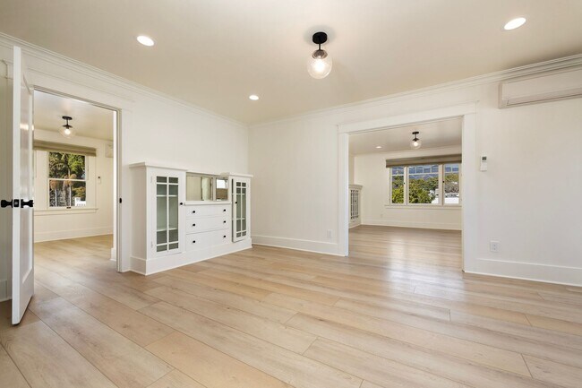Photo - 3 Bed/2 Bath + Office Den - Downtown Santa Barbara Unit 511.5 Fig Ave.