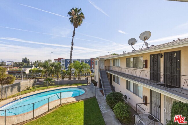 Photo - 5117 Crenshaw Blvd Unit 7